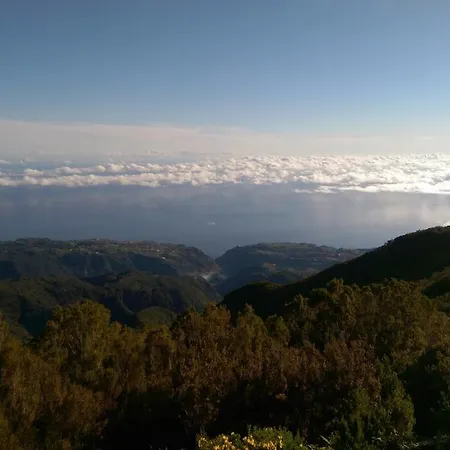 Casa Do Til Oda ve Kahvaltı Santana (Madeira)