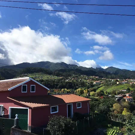 Casa Do Til Oda ve Kahvaltı Santana (Madeira)