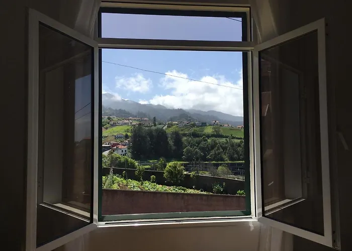 Bed & Breakfast Casa Do Til Santana (Madeira)