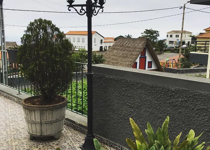 Bed & Breakfast Casa Do Til Santana (Madeira)