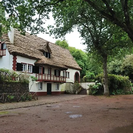 Bed & Breakfast Casa Do Til Santana (Madeira)