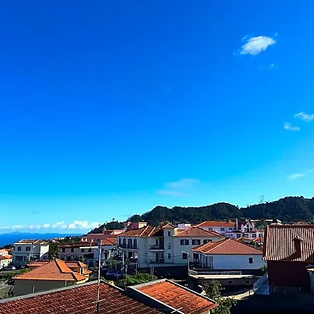 Casa Do Til Santana (Madeira)