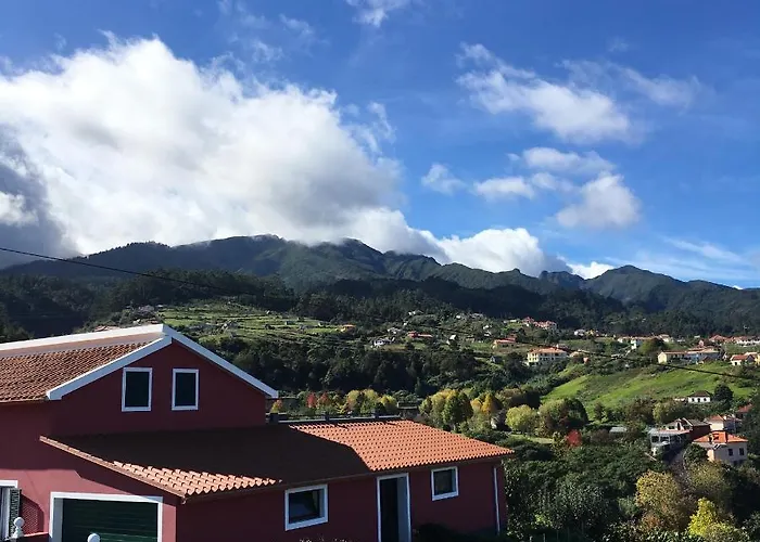 Casa Do Til Nocleg ze śniadaniem Santana (Madeira)